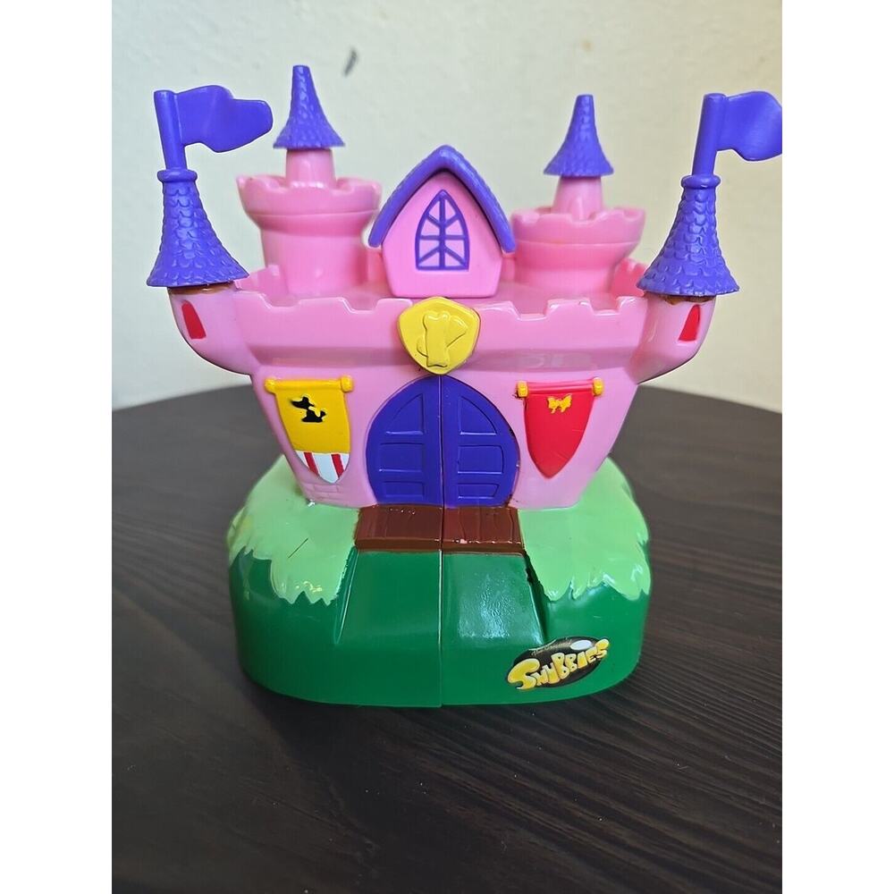 The Original SNUBBIES GIGI Pretty Palace French Poodle Castle Set Toy Quest
